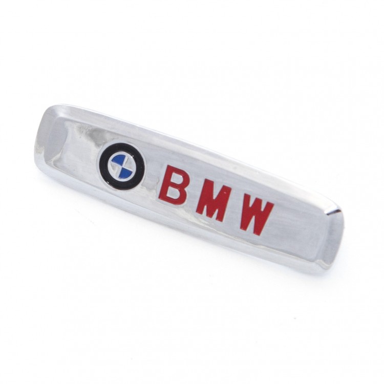Шильдик BMW для ковров и органайзеров