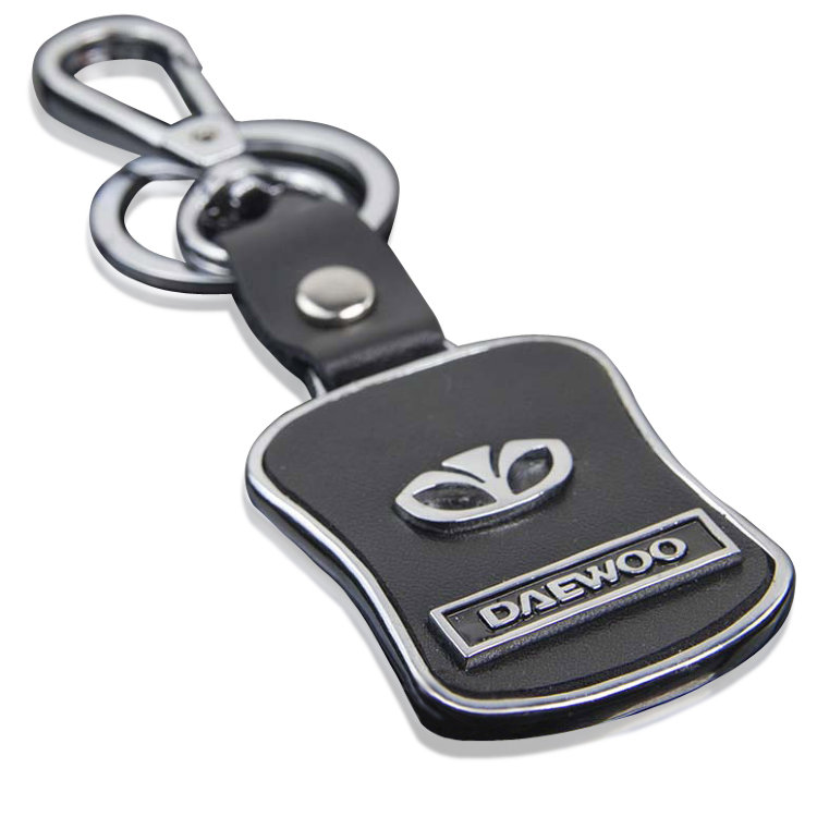 Брелок Daewoo 50*38 с карабином и кольцом